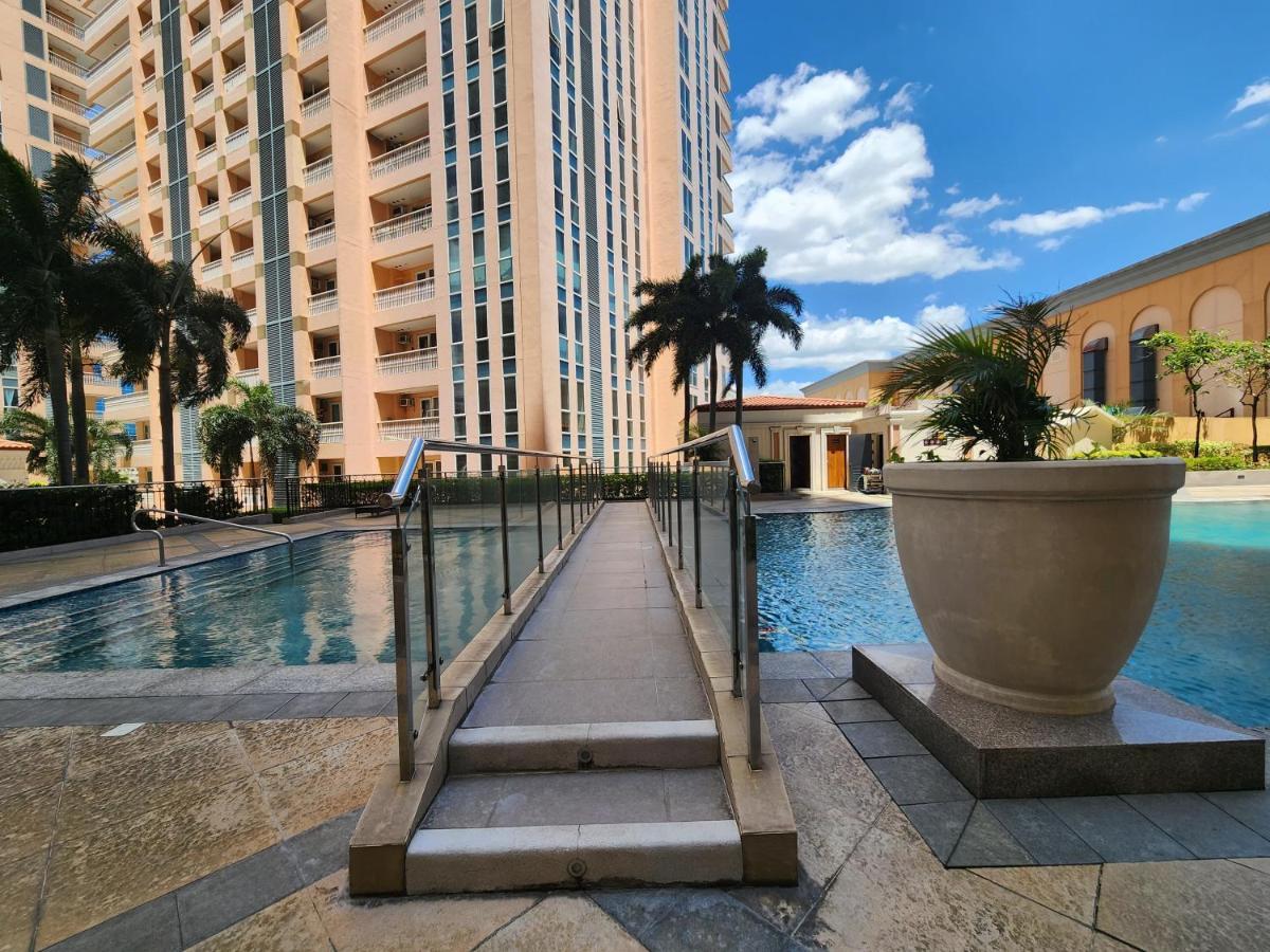 Spacious Cozy Suite At The Venice Mall With Free Parking And Washing Machine (Adults Only) Тагуиг Екстериор снимка