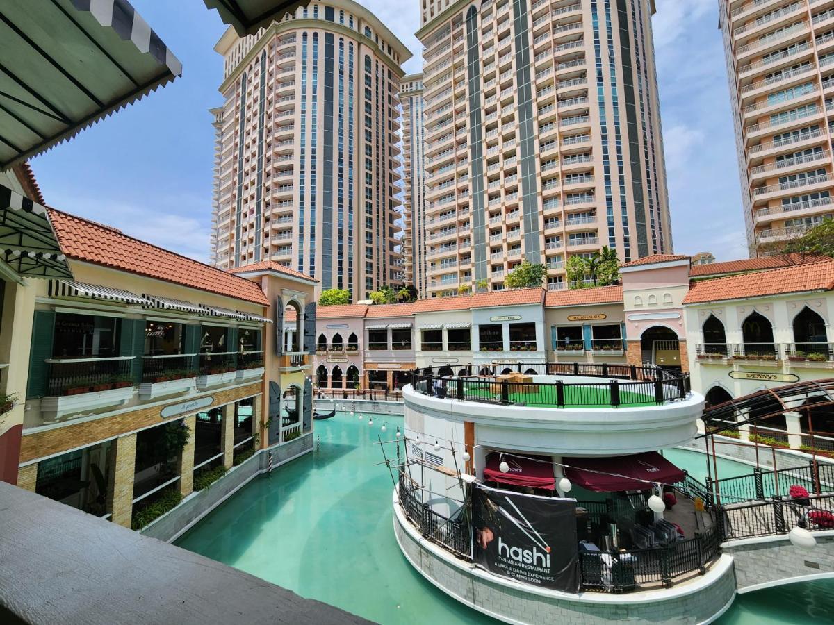 Spacious Cozy Suite At The Venice Mall With Free Parking And Washing Machine (Adults Only) Тагуиг Екстериор снимка