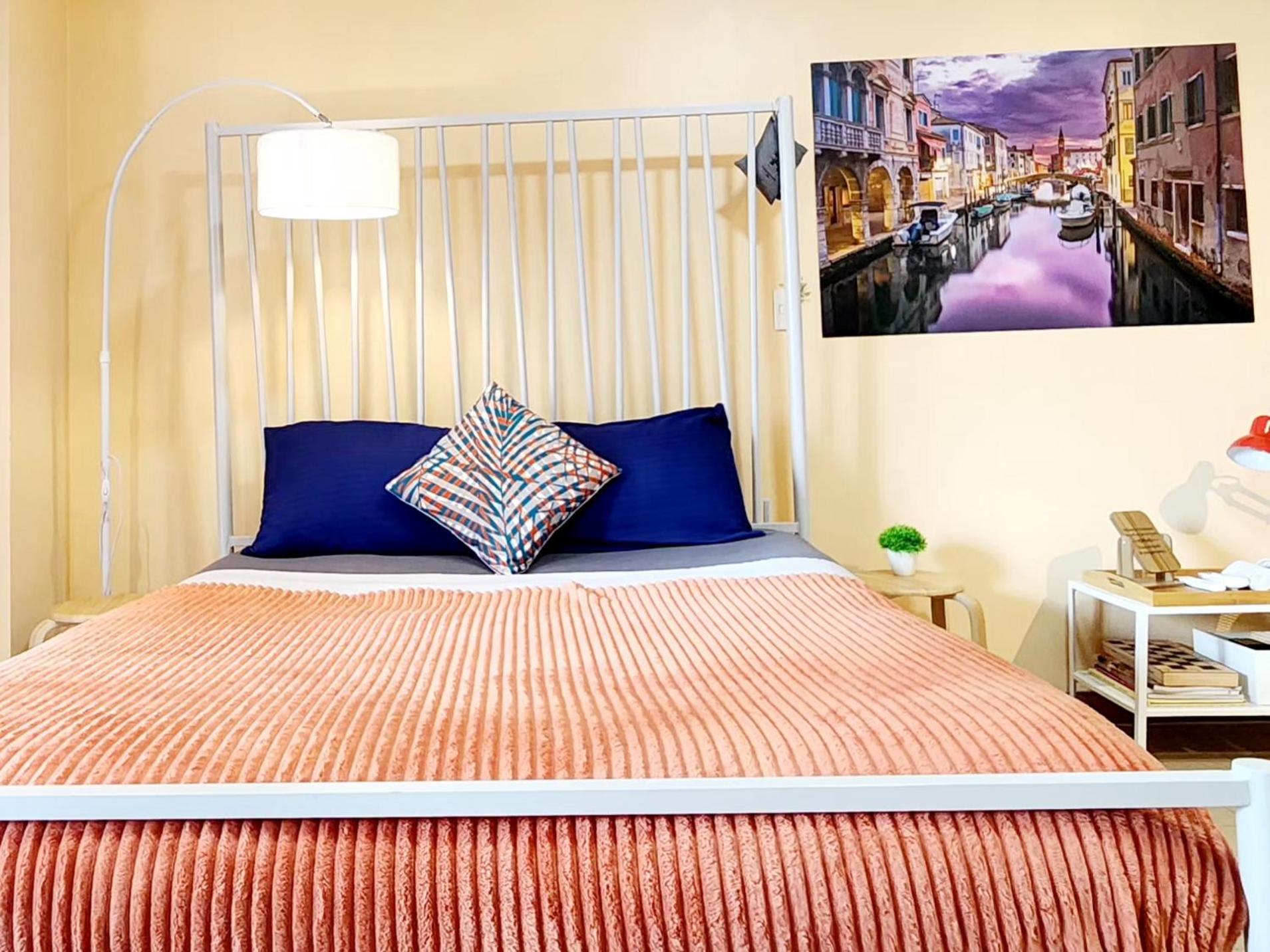 Spacious Cozy Suite At The Venice Mall With Free Parking And Washing Machine (Adults Only) Тагуиг Екстериор снимка