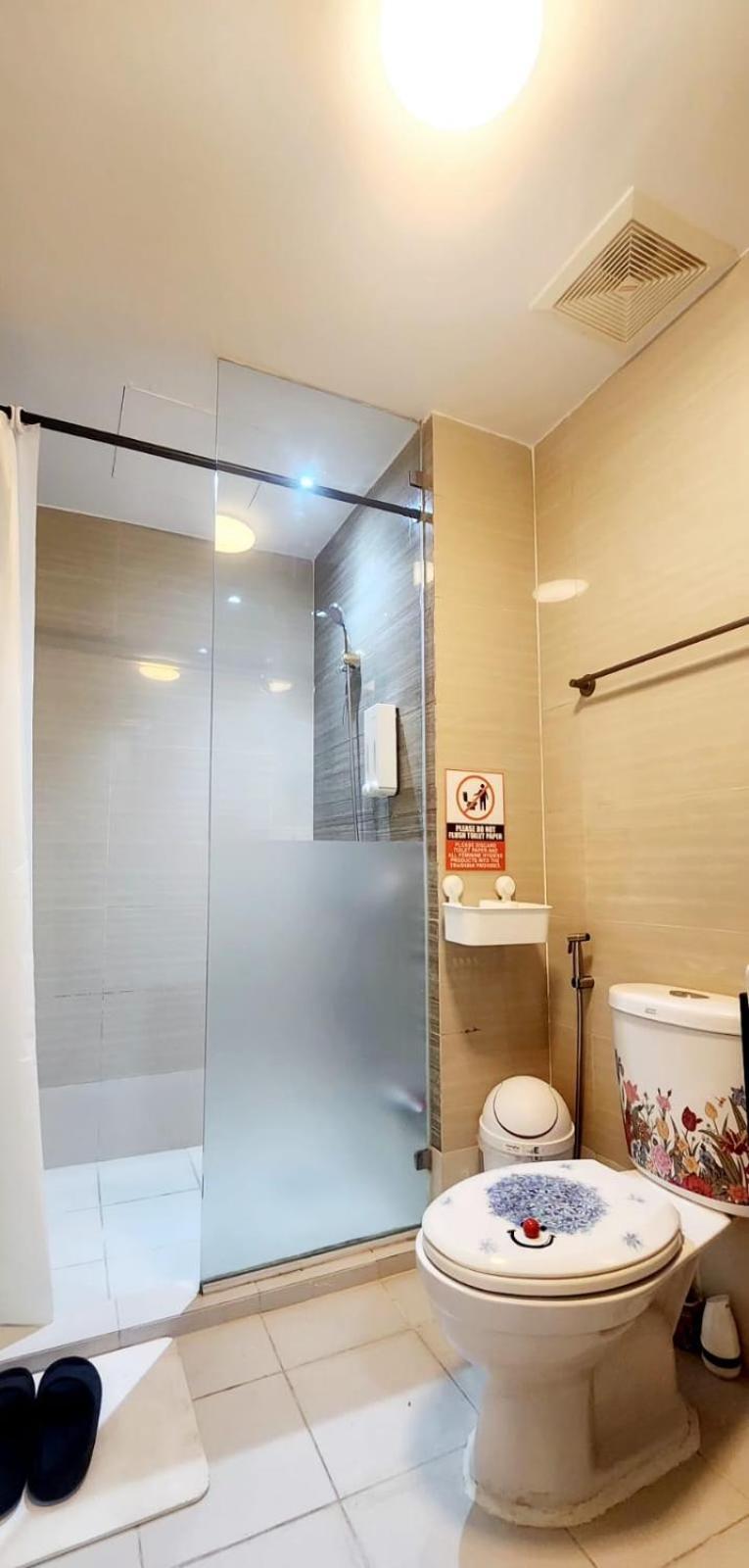 Spacious Cozy Suite At The Venice Mall With Free Parking And Washing Machine (Adults Only) Тагуиг Екстериор снимка